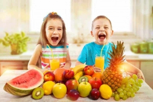 Kids eating healthy