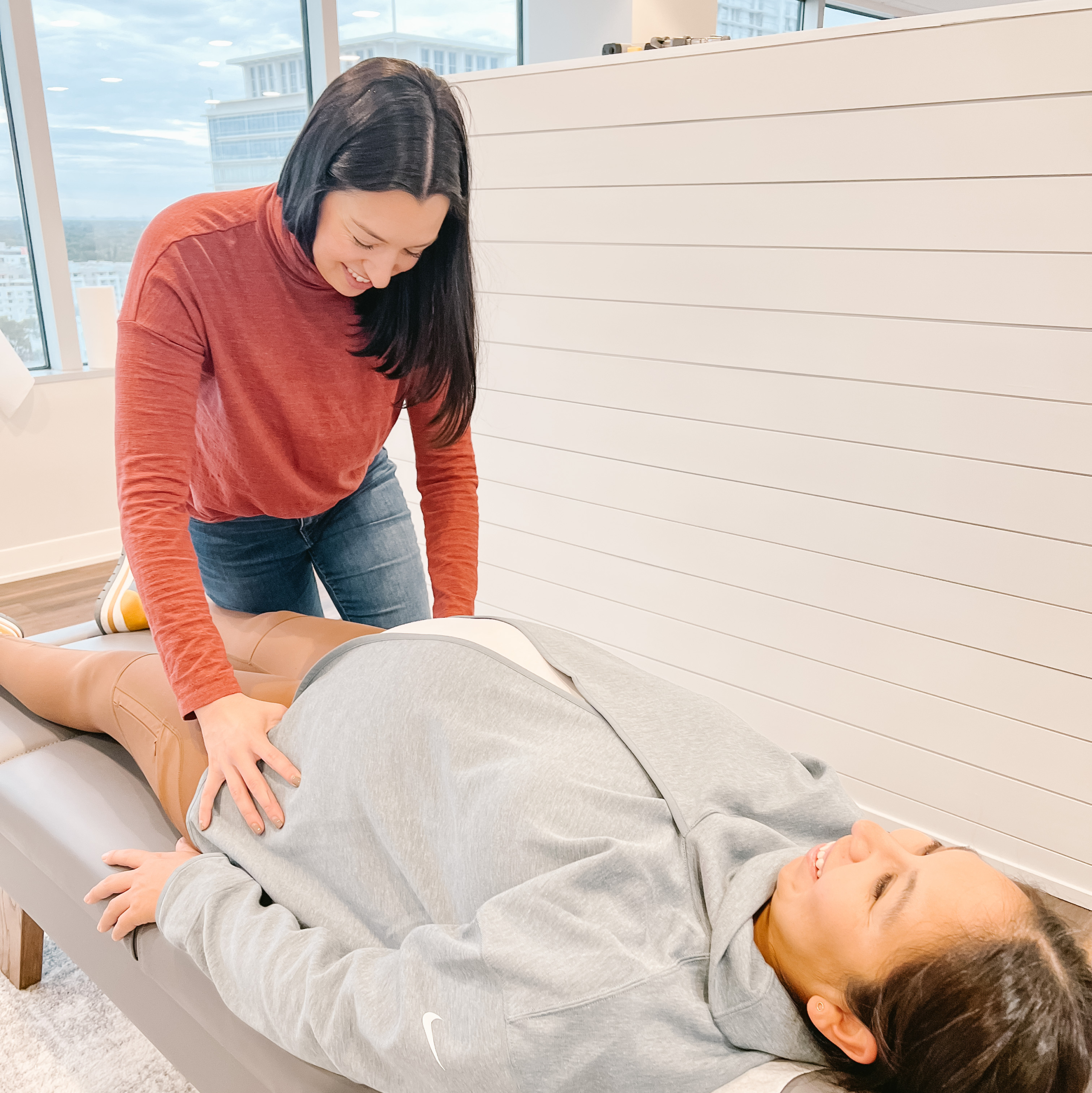 Maternity Chiropractor - Pregnancy Pelvic Pain Relief 